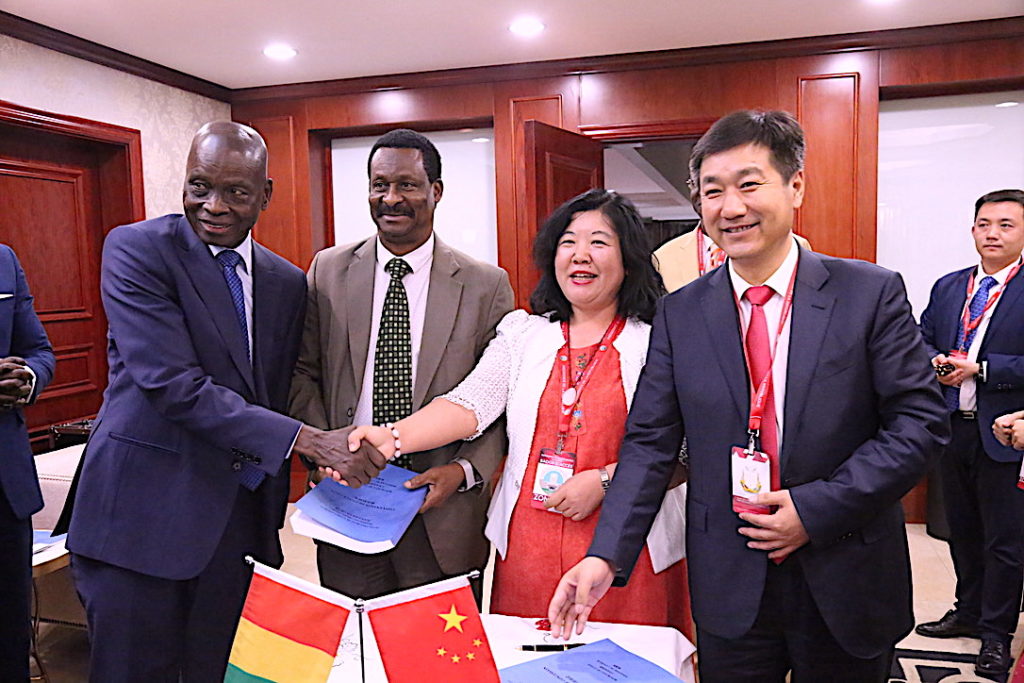 Energie: signature de la convention de concession du barrage Amaria