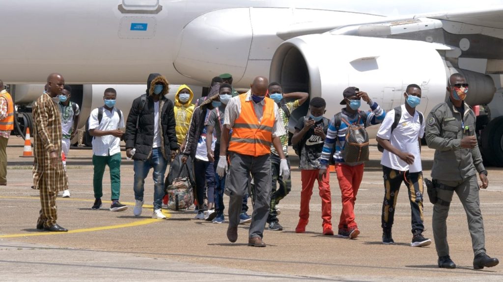 44 migrants guinéens bloqués au Niger regagnent Conakry