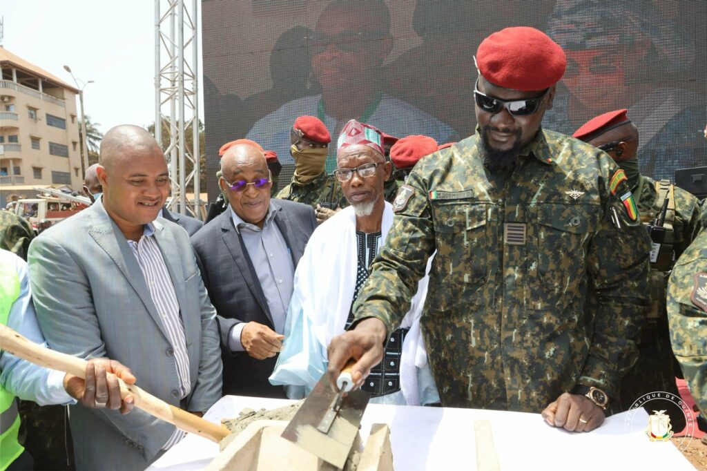 Infrastructures : pose de la première pierre de l’échangeur de Bambeto