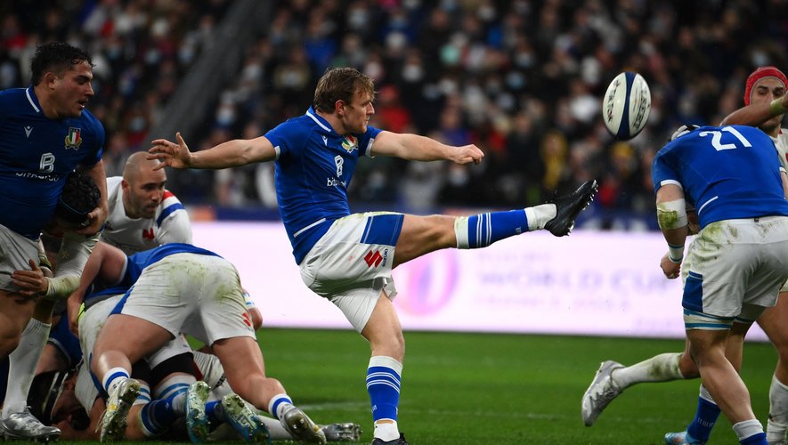 Italie : un joueur offre une banane à un coéquipier d’origine guinéenne et écope d’une lourde sanction