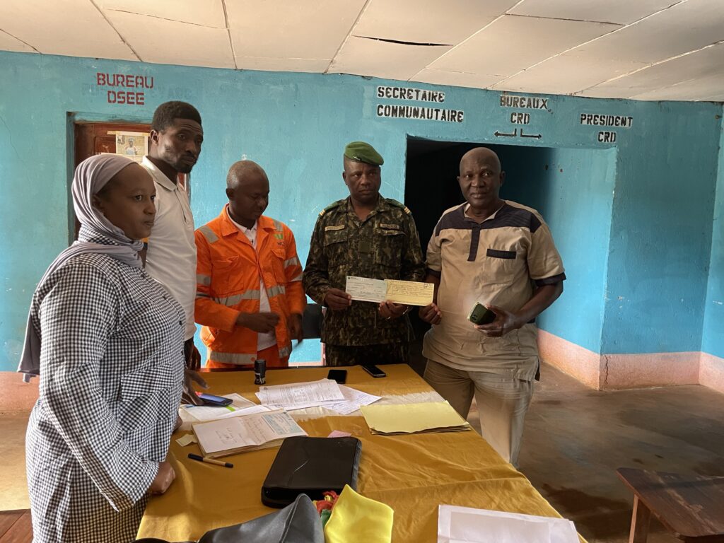 Winning Consortium Simandou (WCS) procède au paiement des taxes superficiaires de sa concession de fer dans la préfecture de Kérouané