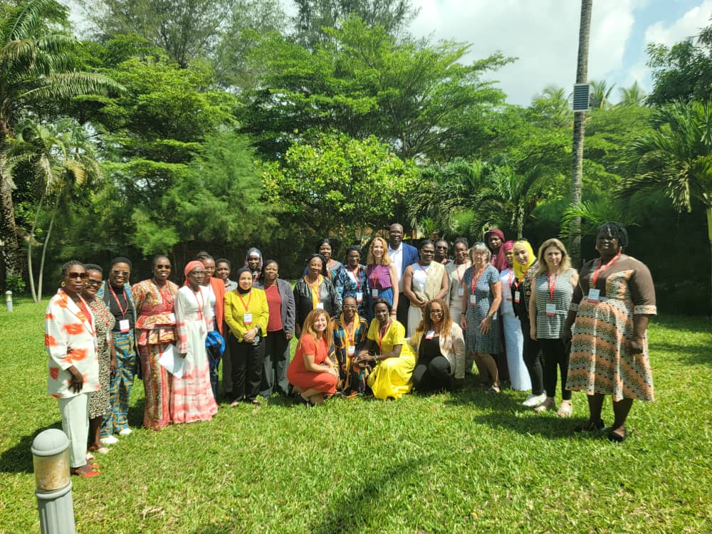 Grand-Bassam : des femmes journalistes de 16 pays d’Afrique en formation