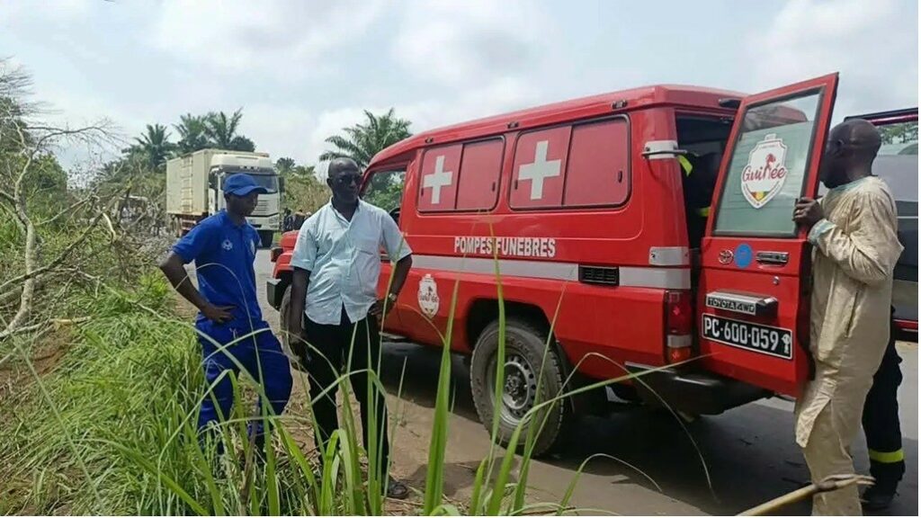 N’Zérékoré : un mort et plusieurs blessés dans la collision d’un bus et d’un camion