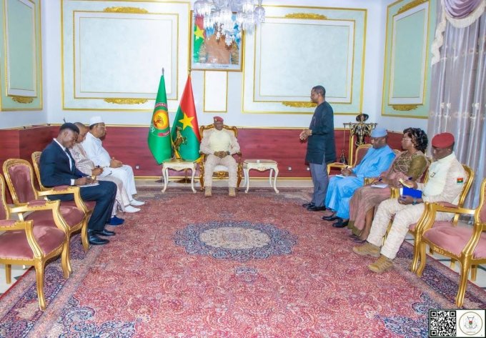 Crise CEDEAO-AES : le médiateur Lansana Kouyaté reçu en audience par Ibrahim Traoré à Ouagadougou