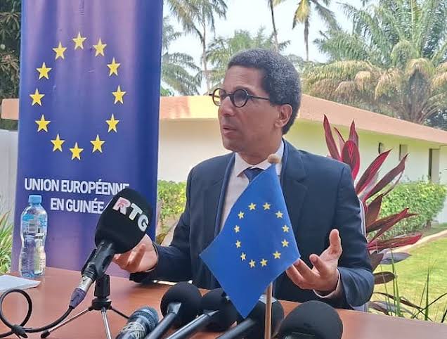 Coopération migratoire : l’UE sanctionne la Guinée et restreint drastiquement l’octroi de visas