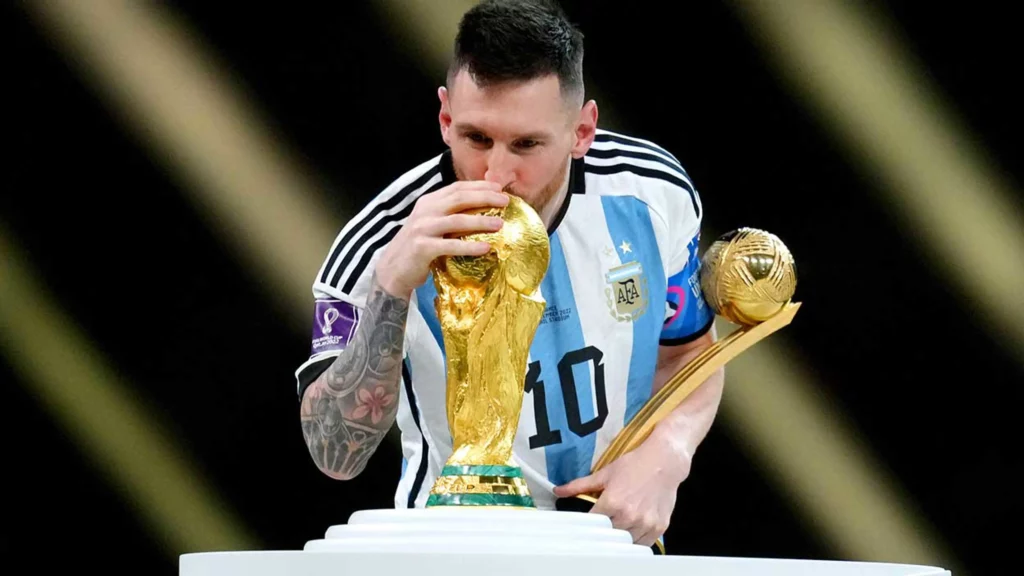 « C’est le bon moment » : Lionel Messi annonce sa retraite internationale