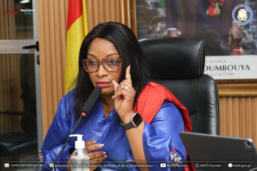 État civil en Guinée : face à la fraude dans les mairies, Djenabou Touré durcit le ton
