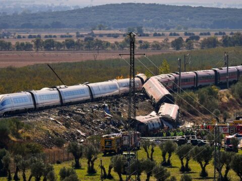 Espagne : une collision de deux trains à grande vitesse fait plus de 60 morts